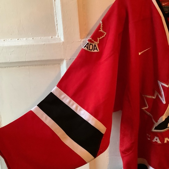 Team Canada Hockey Jersey - Picture 2 of 9